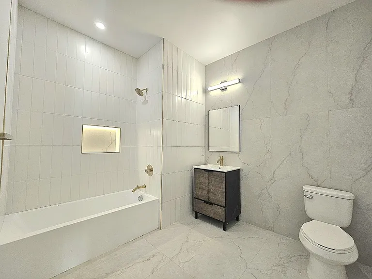 472 Mountainview Ave #204 — Photo 5