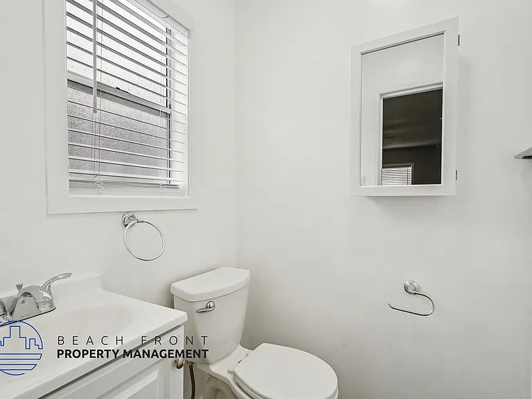 11626 Cedar Ave — Photo 25