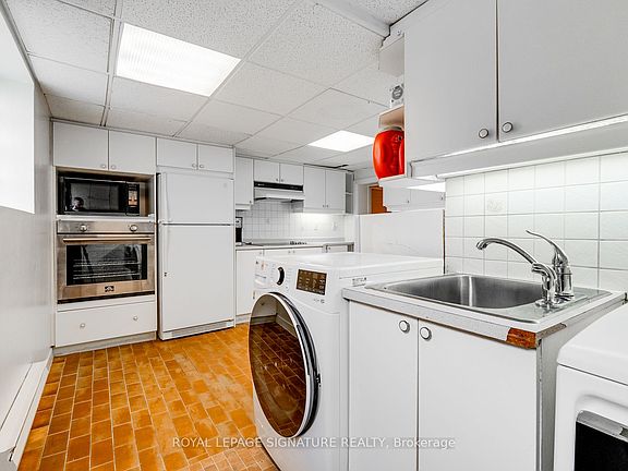2nd image of 529 Spadina Rd