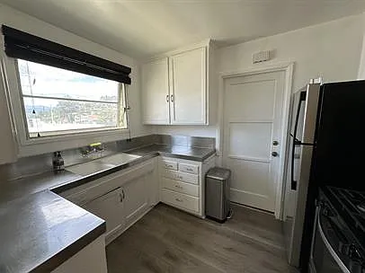 Silverlake Garden Apartments — Photo 41