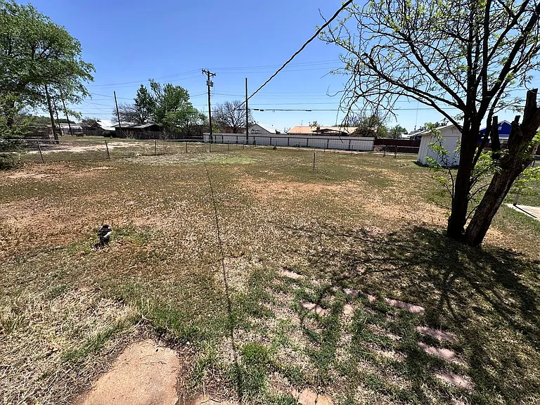 515 W Main St — Photo 30