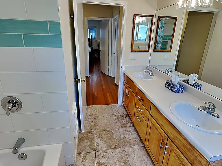 3712 Riviera Dr — Photo 23
