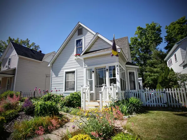 536 W 11th St, Traverse City, MI 49684