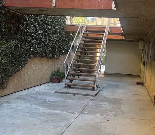 4th image of 1308 W 225th St APT 8