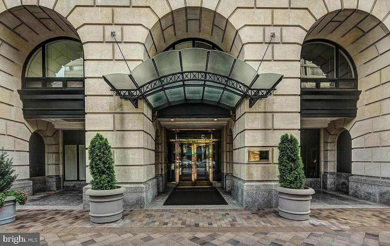 601 Pennsylvania Ave NW APT 1101N photo 1