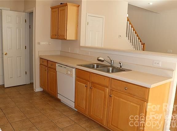 5th image of 8115 Kincaid Ct