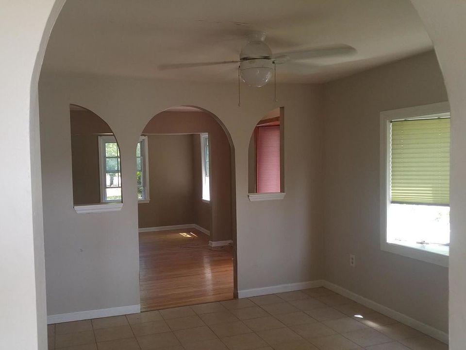 2nd image of 21 Franklin Ave