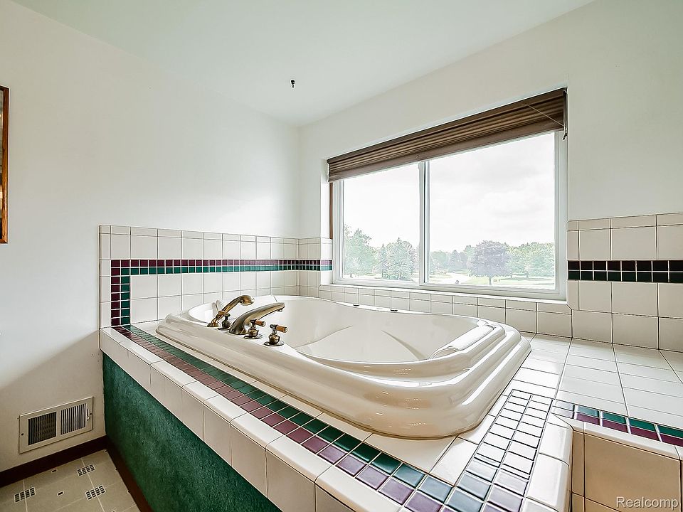 6398 High Valley Dr, photo 27