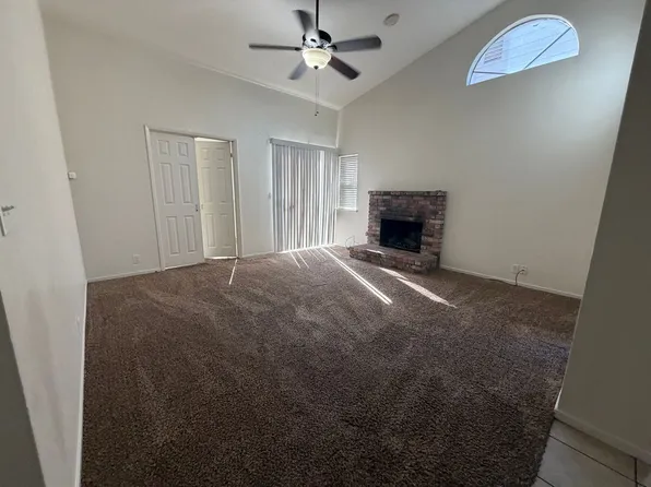 511 N Velie Dr, Visalia, CA 93292