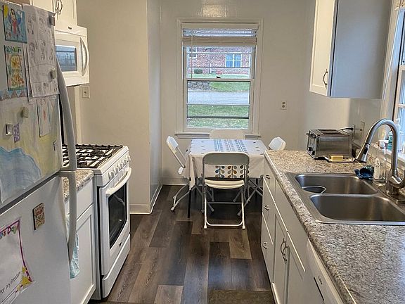 5th image of 519 W Lois Ln