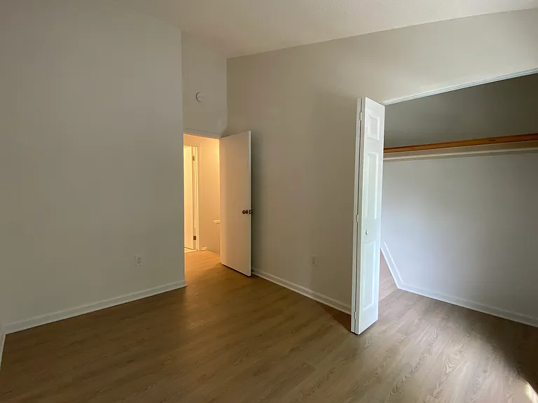15618 Emery Ct — Photo 16