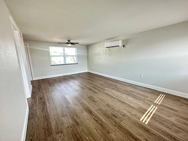 Lemon Bay Bungalows — Photo 5
