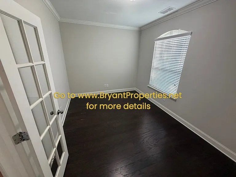 285 Blackthorn Ln — Photo 4
