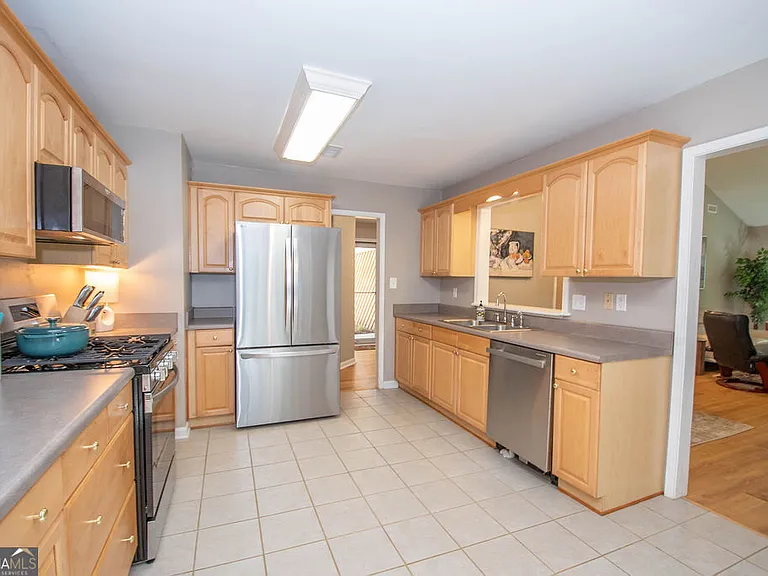 103 Burnham Rise #FURNISHED — Photo 3