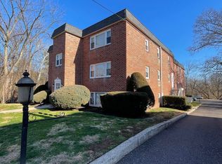 405 Penn St APT 4, Spring City, PA 19475