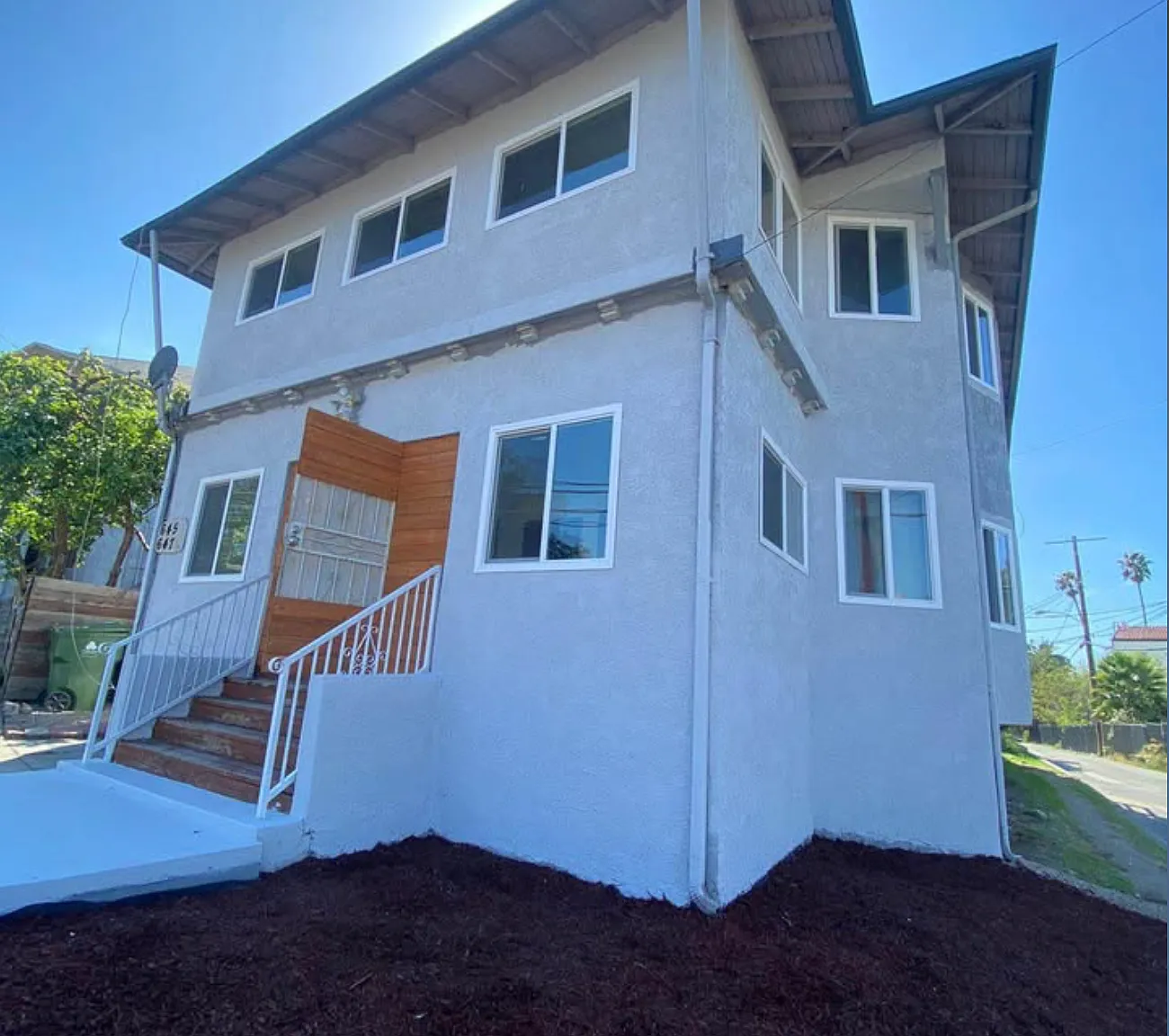 3 bed, 1200 sqft, $3,000 — Photo 1