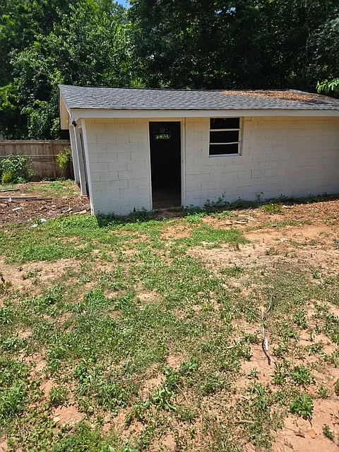 4 bed, 3.5 bath, 1816 sqft, $2,100 — Photo 2