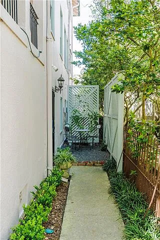 2931 Saint Charles Ave — Photo 12