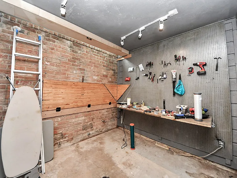 7877 Kendalia Dr — Photo 21