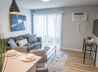 509 E White St #16, Champaign, IL 61820