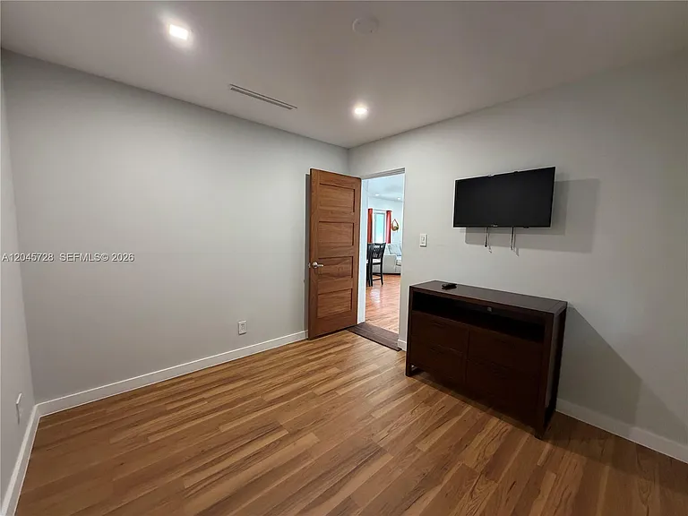 2112 SW 60th Ct — Photo 13