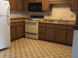445 Laverne Dr APT 8, Green Bay, WI 54311