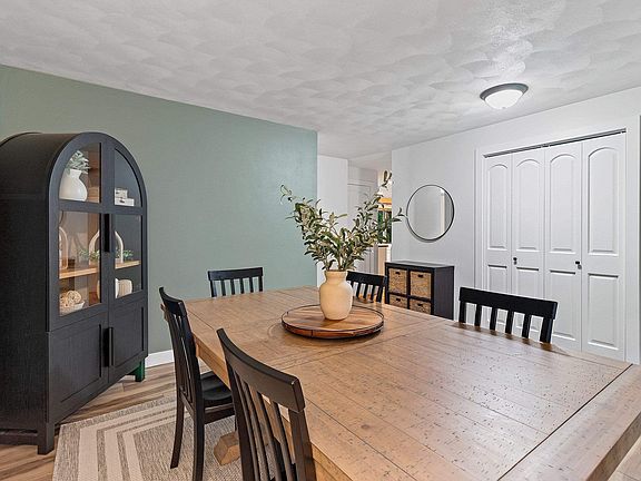 4th image of 1061 Patrick Ct