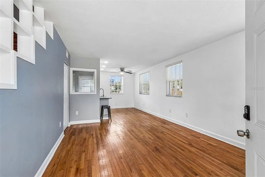 2 bed, 1.0 bath, 1848 sqft, $1,850 — Photo 4
