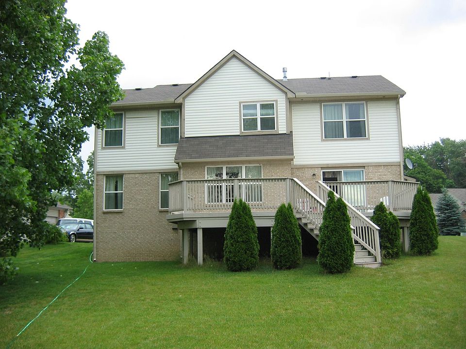 2nd image of 779 Woodfield Way