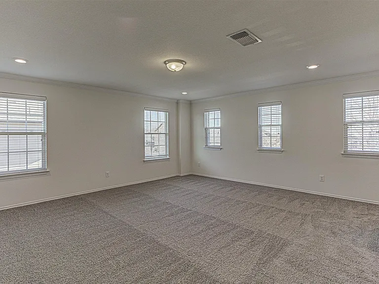 339 Alamosa Dr — Photo 30