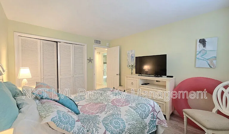 1065 Gulf Shore Blvd N #108 — Photo 14