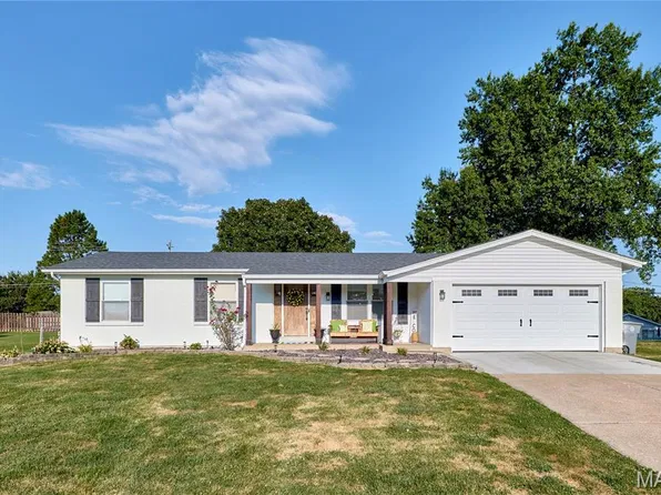 415 Westridge Dr, O'Fallon, MO 63366