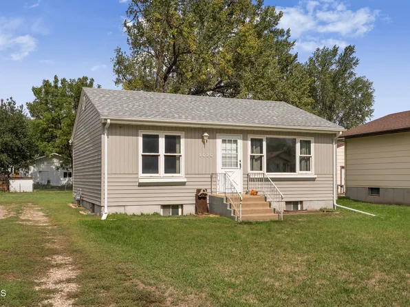 1020 Lincoln Ave, Bismarck, ND 58504