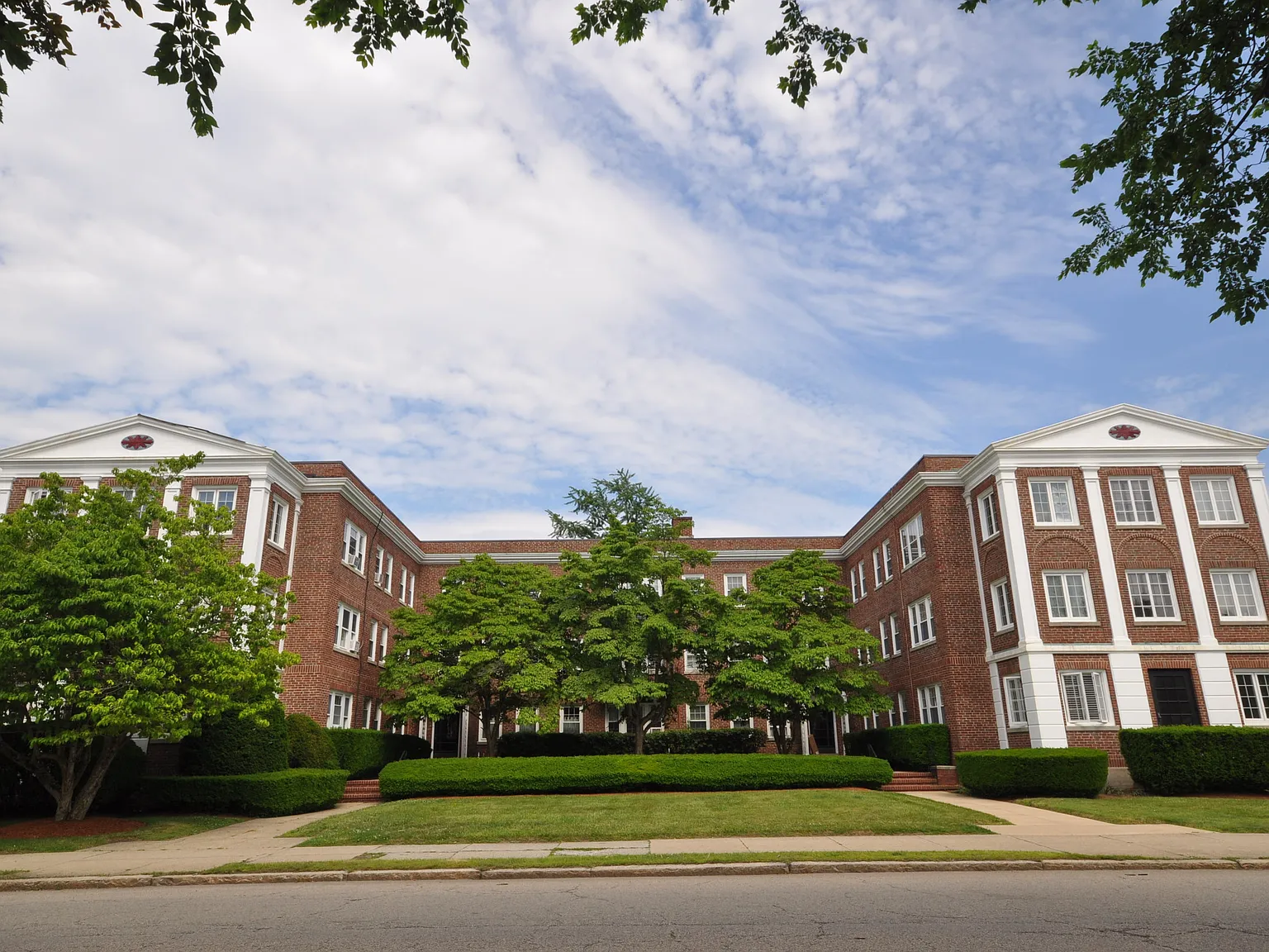 1 bed, 619 sqft, $2,300 — Photo 1