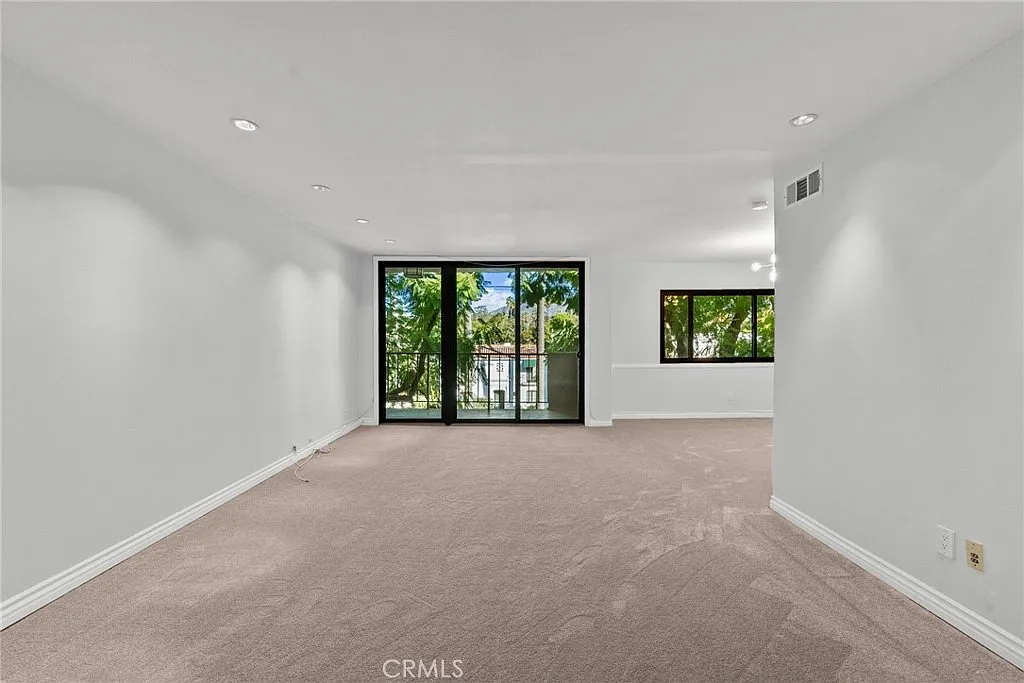 3 bed, 2.5 bath, 1671 sqft, $4,995 — Photo 1
