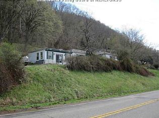3996 Charleston Rd, Poca, WV 25159