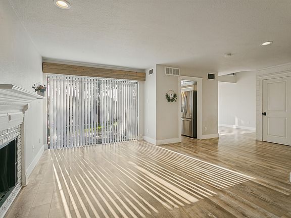 4th image of 7 Dewberry Ct