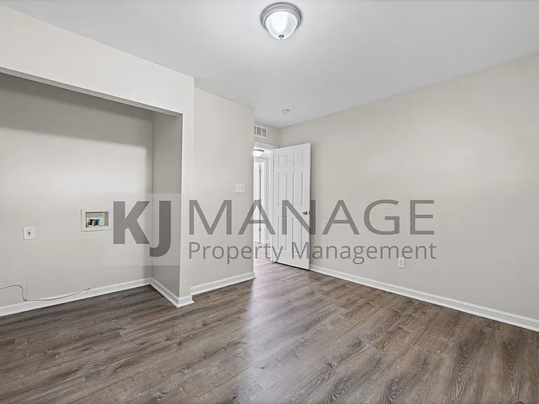 31682 Carlisle Pkwy — Photo 5