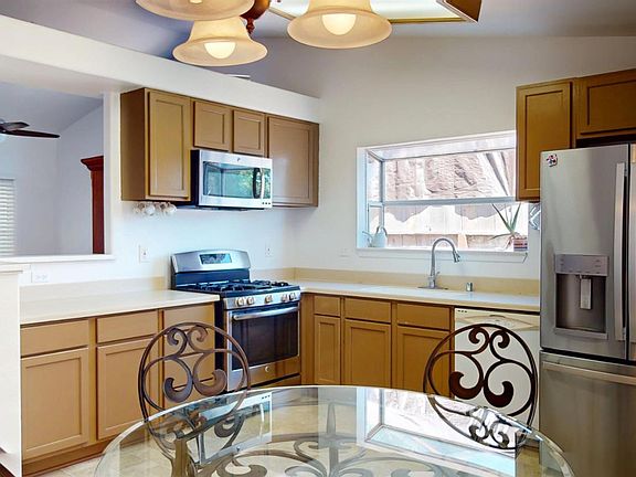 4th image of 2595 Bordona Dr