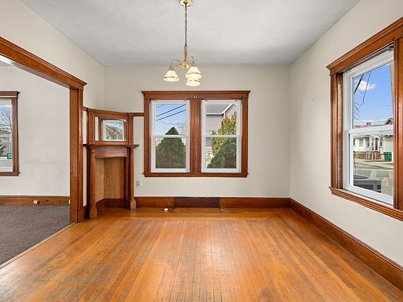5th image of 542 Riverside Ave