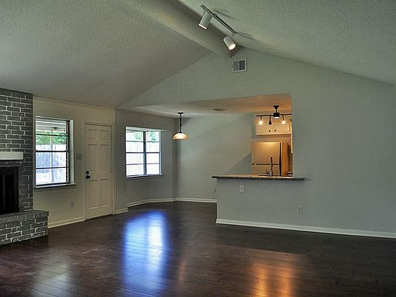 4th image of 15315 E Hutchinson Cir