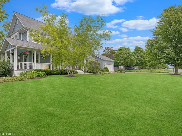 1154 Prairie Trl, Grayslake, IL 60030