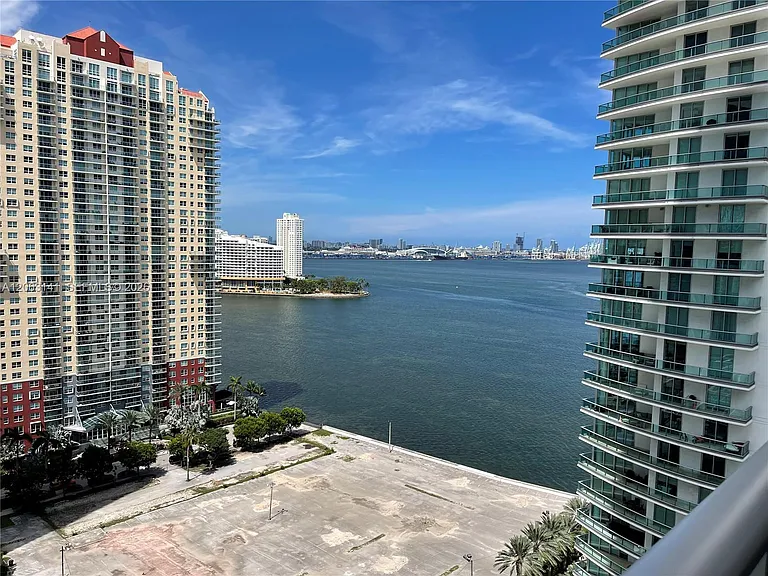 1300 Brickell Bay Dr #2010 — Photo 11