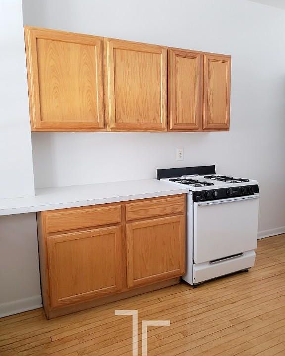 1st image of 3933 N Pine Grove Ave #39333S