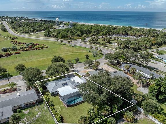 2nd image of 324 BEACH ROAD