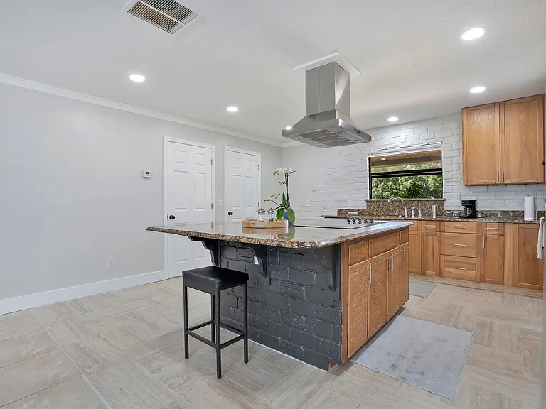 2724 Ardon Ave — Photo 10