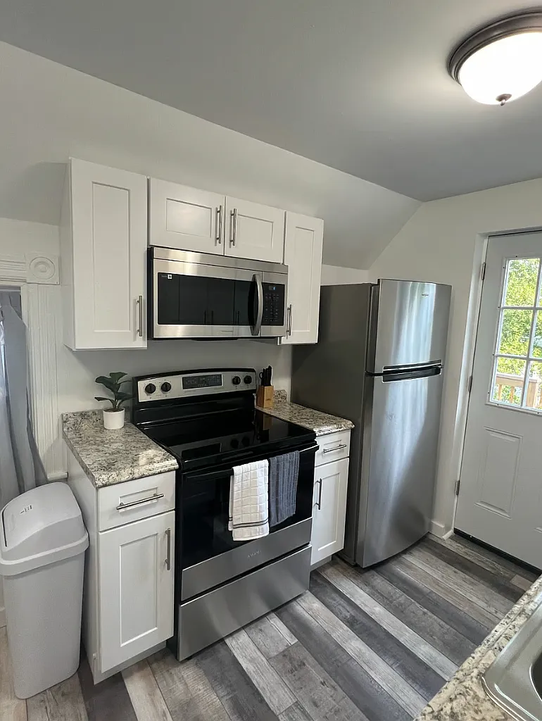 2 bed, 900 sqft, $1,400 — Photo 4