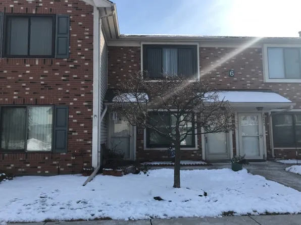 30685 Hidden Pines Ln, Roseville, MI 48066