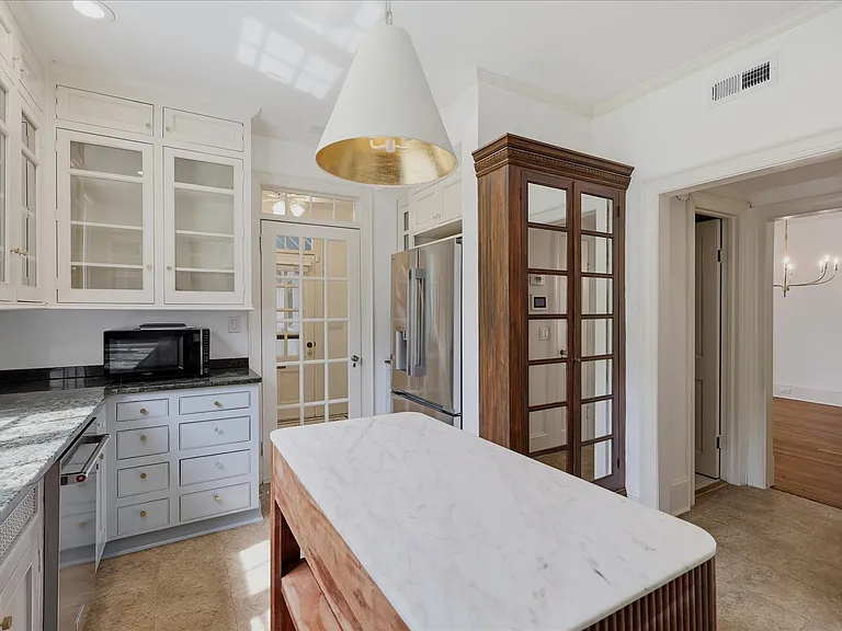 2318 Mimosa Pl — Photo 8