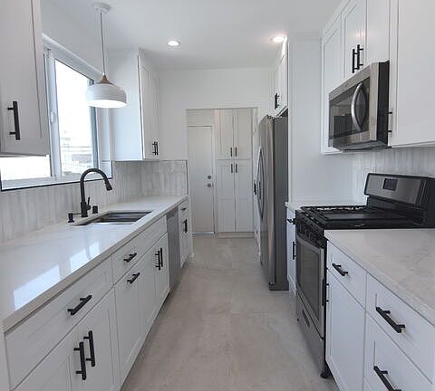 4th image of 1020 S Bedford St
